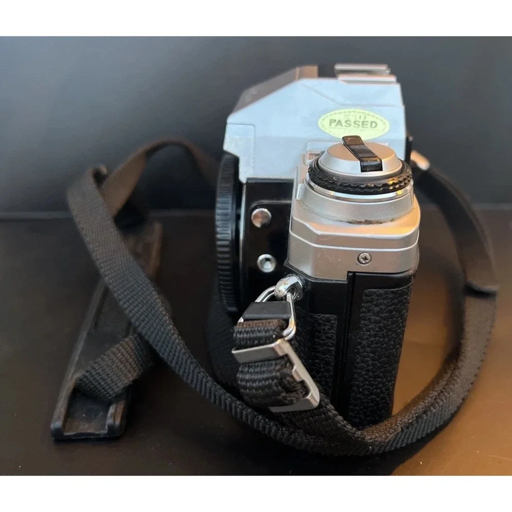 Minolta X-370 35mm SLR Camera Body, Lens Cap and Box